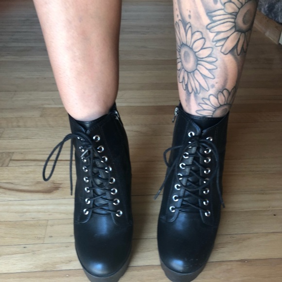 Platform heels - Picture 2 of 3